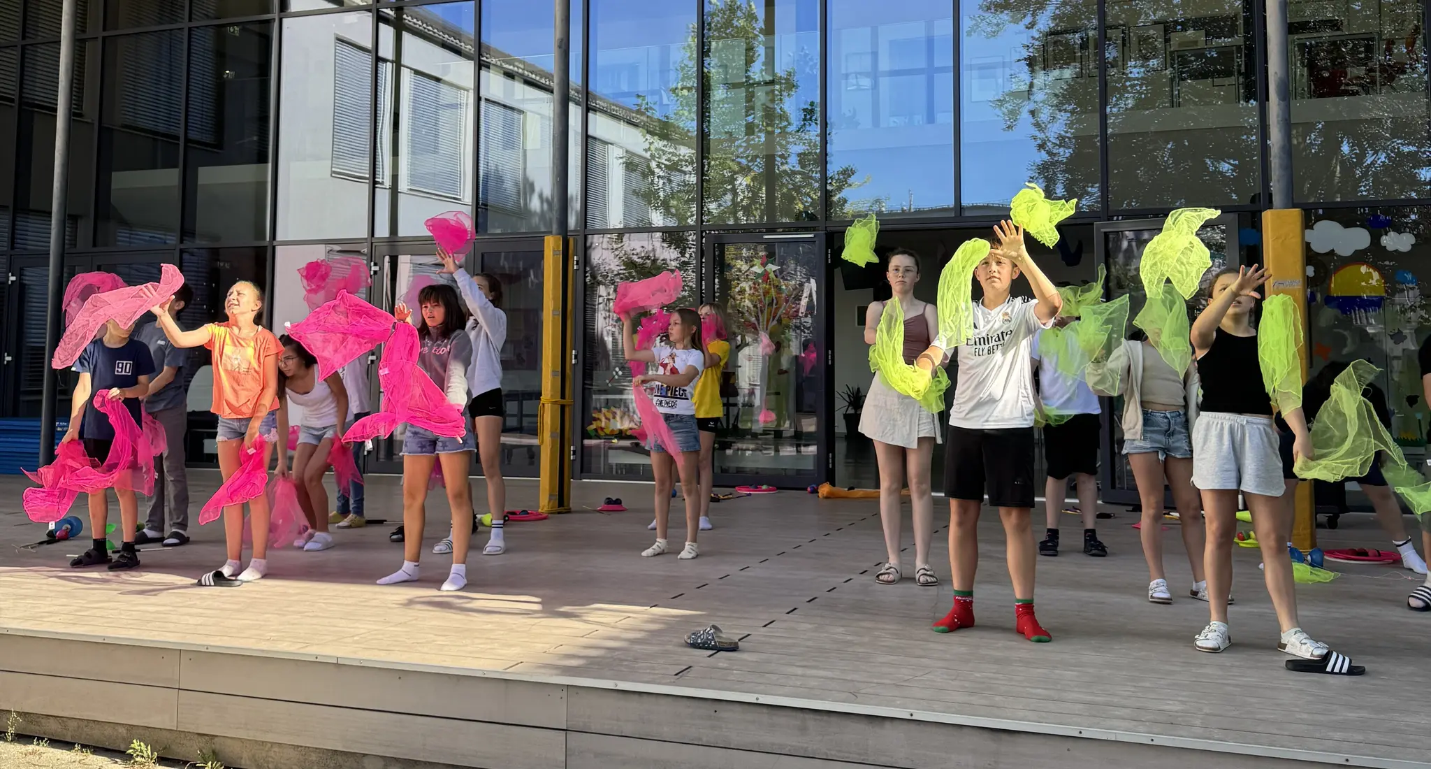 Circus at school: Juggling night ends with an overnight stay in the gym - ...