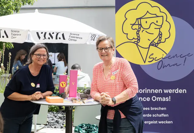 Die "Science Omas" waren ebenfalls mit einem Stand vertreten. | Foto: Anna Stöcher/ISTA