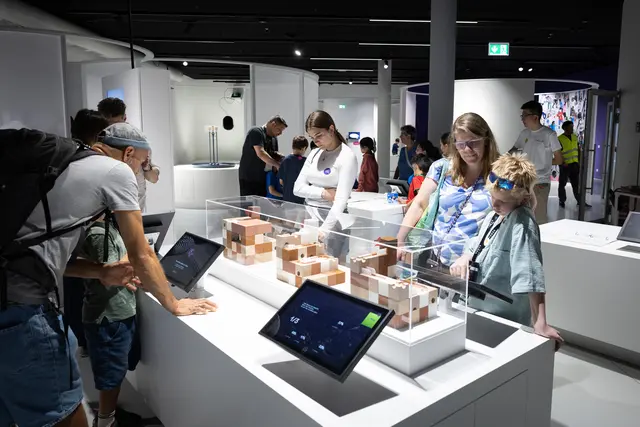 Das Museum des VISTA-Besucherzentrums im Keller war gut besucht. Für alle, die es diesmal nicht zum Open Campus geschafft haben. Das VISTA steht das ganze Jahr über kostenlos offen. | Foto: Anna Stöcher/ISTA