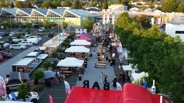 Das FOOD &amp; FUN Festival zeigte eindrucksvoll, wie vielfältig Veranstaltungen im GEZ west sein können. Besucherkamen zum Essen, Musikhören, Staunen, Feiern und um gemeinsam eine gute Zeit zu verbringen.  | Foto: GEZ west