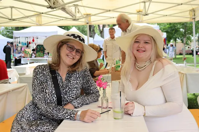 Unter dem Motto „Ein Fest für alle Sinne“ wurde das Rosenfest seinem Namen mehr als gerecht und verwandelte den traditionsreichen Kurort für zwei Tage in einen Treffpunkt für Kultur, Natur und Lebensfreude. | Foto: Alejandra Ortiz / MeinBezirk