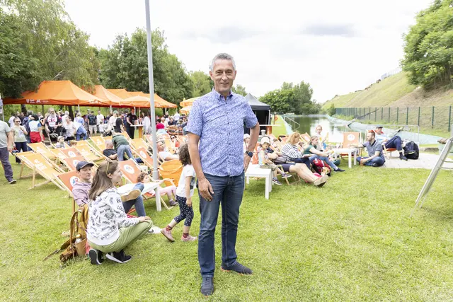 Abteilungsleiter der MA 48, Josef Thon, hat uns etwas durch die Deponie geführt. | Foto: René Brunhölzl/ MeinBezirk