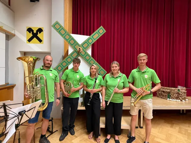 Ein Ensemble des Musikvereines Eggersdorf untermalte das Märchen musikalisch.