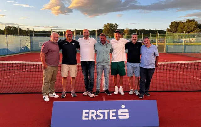 Im Austausch: Jürgen Gumhold, Mathias Gumhold, Bernd Solga, Philipp Wolf, Wolfgang Thiem, Hannes Winkelbauer, Ramin Pourkhalil (von links).  | Foto: UTC Jennersdorf