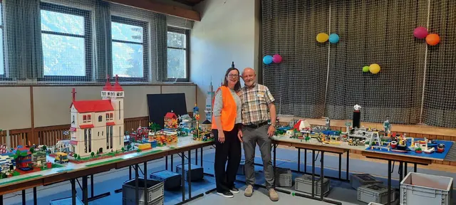 Organisatoren Barbara Plunger und Horst Hochenwarter vor der entstandenen Legostadt | Foto: Privat