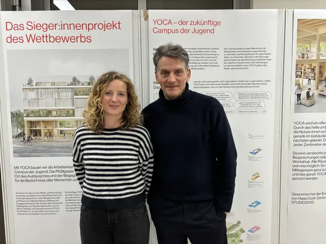 Der Architekt des Siegerstudios, Martin Haas (rechts), betonte gegenüber MeinBezirk, eine Sanierung sei bei der Abendschule nicht sinnvoll. | Foto: Nathanael Peterlini