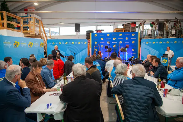Im Rahmen eines Festaktes im Zivilschutzzentrum Gmünd würdigte der NÖZSV außergewöhnliches Engagement. | Foto: noezsv