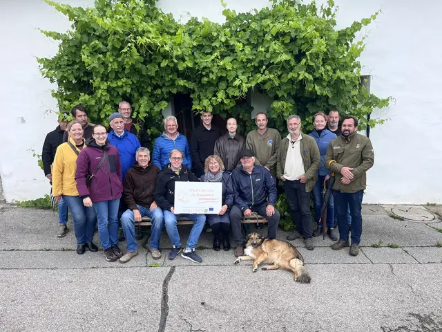 Gemeinsam für den Erhalt des Kulturerbes: Kellerbesitze informierten sich bei einer Kellergassenbegehung über Sanierungsmöglichkeiten. | Foto: LEADER-Region Weinviertel Donauraum 