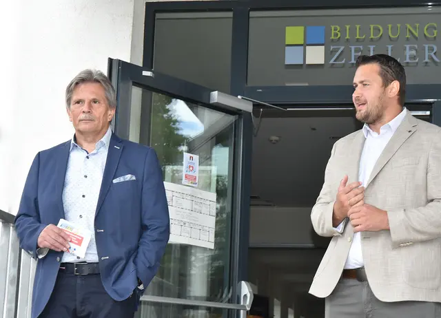 Bürgermeister Markus Baier eröffnete gemeinsam mit den Organisatoren den 1. Zellerndorfer Gesundheitstag. | Foto: Herbert Schleich