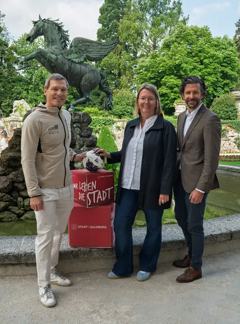 Silver City Salzburg 2040 - Strategie für gesundes Altern, Prävention und soziale Teilhabe. Im Bild: v.li.: Michael Mayrhofer (Sportexperte), Eva Spießberger (Team Vielfalt) und Patrick Pfeifenberger (Abteilungsvorstand Soziales) | Foto: Stadt Salzburg/Alexander Killer
