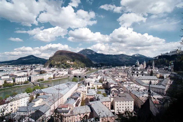 Mit der Initiative „Silver City Salzburg 2040 – Gut leben. Länger.“ entwickelt Salzburg als eine der ersten Kommunen Österreichs eine umfassende Strategie für gesundes Altern, Prävention und soziale Teilhabe.
 | Foto: Symbolfoto: Neumayr