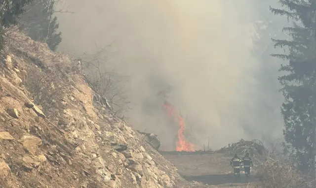 Ende März kam es im oberen Mölltal zu einem großen Waldbrand; nur wenige Tage später wurde eine Waldbrandverordnung für den gesamten Bezirk Spittal erlassen. Diese ist nun nach Monaten aufgehoben. | Foto: Feuerwehr Lainach