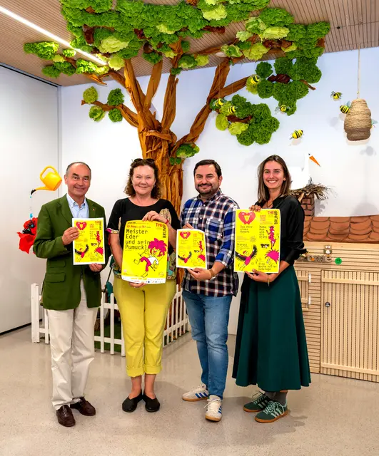 Bürgermeister Andreas Linhart, THEO-Gründerin Birgit Oswald, Kulturreferent gfGR Dieter Zelber und Schauspielerin Pia Schiel (v.l.n.r.). | Foto: Gemeinde Brunn/Johanna Hoblik