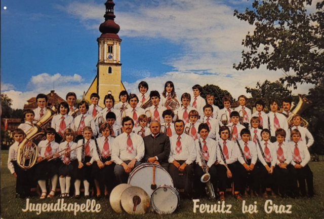 Die historische Aufnahme zeigt die Jugendkapelle Fernitz mit Josef Hörzer und Felix Fritz (vorne).  | Foto: privat