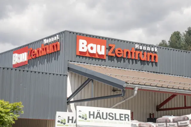 Das Bauzentrum Hannak beschäftigt österreichweit rund 150 Mitarbeiterinnen und Mitarbeiter. | Foto: HECHTFISCH Public Strategies/Simone Raninger