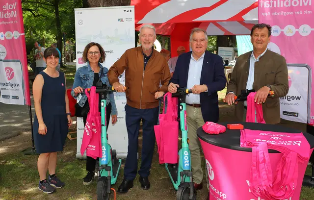 Valentina Knoll (Team ÖBB 360°), Energiebeauftragte und KEM-Managerin der Stadt Alexandra Kurt-Brabec, Bürgermeister Klaus Schneeberger, Stadtrat LAbg. Franz Dinhobl (beide ÖVP) und ÖBB-Vertriebsleiter Martin Schmutz. | Foto: Martin Meerkatz