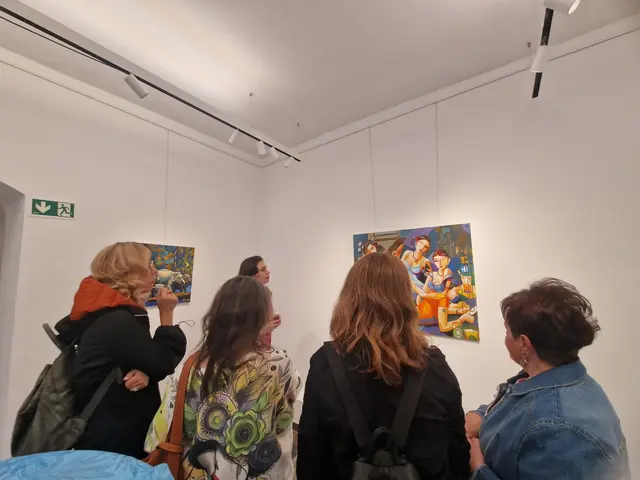Unter dem Titel "Colours of India" präsentiert die indische Künstlerin Tamali Das in der Zeiller Galerie einen bunten Querschnitt ihrer Werke. | Foto: Daniela Pahle