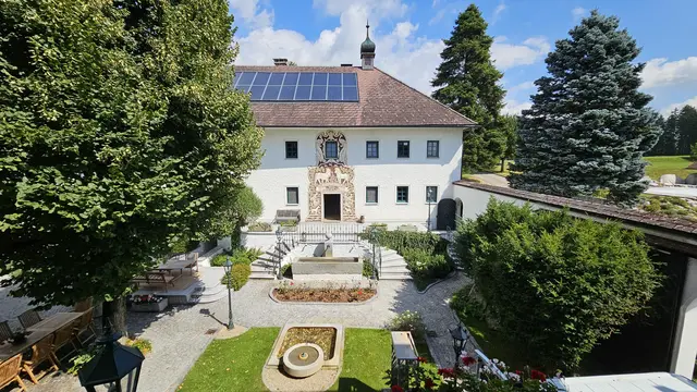 Gemeinsam mit einem Team aus lokalen sowie internationalen Experten, gestaltet Sophie Haas einen Ort, an dem Einfachheit, Gemeinschaft und achtsame Gastfreundschaft im Mittelpunkt stehen.  | Foto: Winklergut