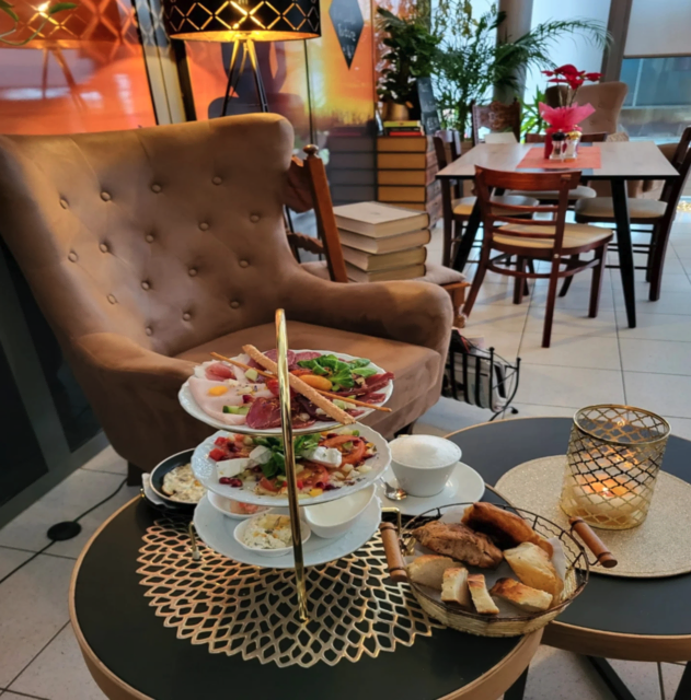 Das Unimarkt Café La Vie in Altheim mit Toasteria. | Foto: Cafe La Vie Altheim/Instagram