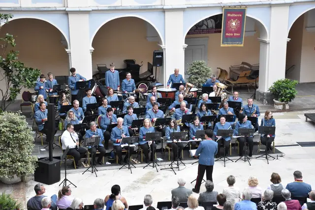 Der Musikverein Gestüt Piber präsentierte ein stimmungsvolles Schlosskonzert. | Foto: MV Gestüt Piber