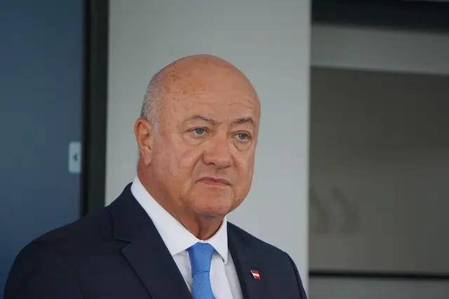 Bundeskanzler Christian Stocker (ÖVP) will endlich die Wehrdienstreform auf den Boden bringen. | Foto: MeinBezirk/sprenger