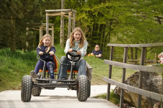 In Steinerkichen kann man mit dem Go-Kart um die Wette düsen. | Foto: Time Out Park