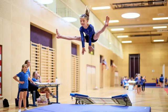 Spektakuläre Leistungen zeigten die jungen Athletinnen vom Imster Turnverein bei der Meisterschaft. | Foto: Turnverein Imst/Nösig