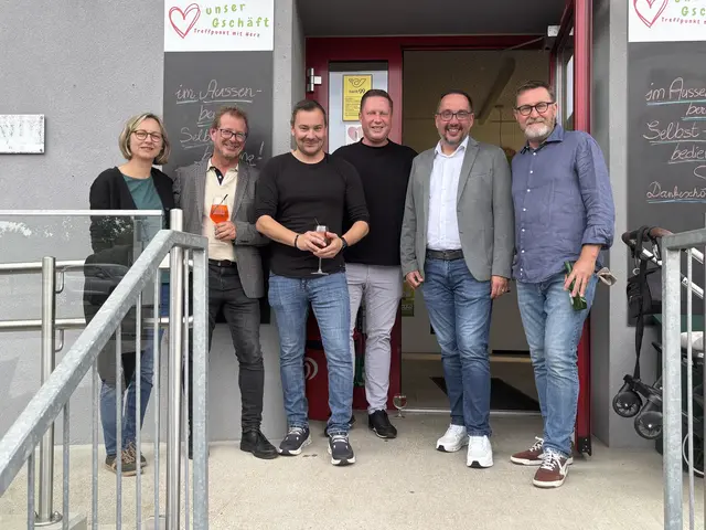 Hirms Vizebürgermeisterin Sandra Puntigam, Loipersbachs Bürgermeister Rainer Schneeberger, Antaus Vizebürgermeister Michael Strass, Schattendorfs Bürgermeister Thomas Hoffmann, Mattersburgs Vizebürgermeister Thomas Nikles und Hirms Bürgermeister Christian Wöhl. | Foto: Gemeinde Hirm