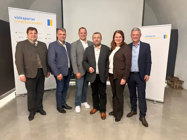 LAbg. Mario Wührer, LAbg. Lukas Michlmayr, BGM. Christoph Haselsteiner, BGM. Franz Kriener -Teilbezirksobmann, TB-Kassierin Regina Zahler und VP-Bezirksparteiobmann Andreas Hanger legen den Fokus auf Zusammenarbeit und Zukunft der Gemeinden. | Foto: VP Amstetten