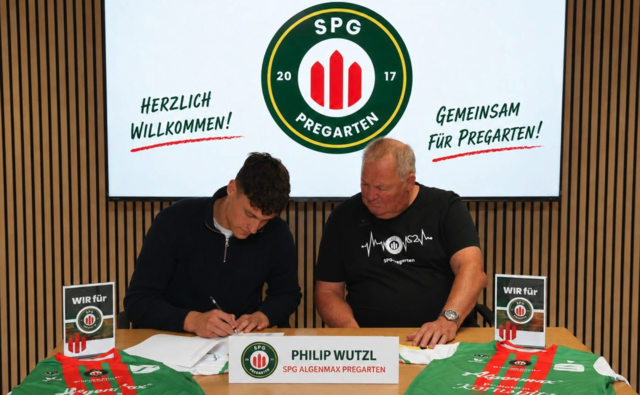 Vertragsunterzeichnung (von links): Philip Wutzl, Martin Brandl (Obmann Askö Pregarten). | Foto: SPG Pregarten