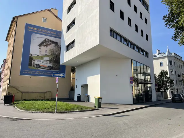 Die Schutzzone im Bereich der Mentlgasse in Innsbruck wird um weitere sechs Monate verlängert. Ziel ist der Schutz von Kindern und Jugendlichen.  | Foto: Viktoria Gstir