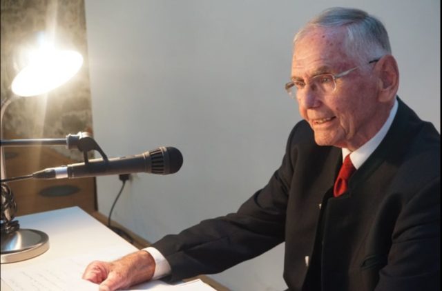 Siegfried Wlastay wusste seine markante Stimme gut einzusetzen: Bei Lesungen und als Chorsänger.  | Foto: kfb eferding/Max Neundlinger