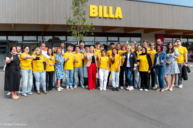 217 engagierte Nachwuchskräfte trugen für eine Woche die Verantwortung in sieben BILLA und BILLA PLUS Märkten. | Foto: BILLA AG/Robert Harson