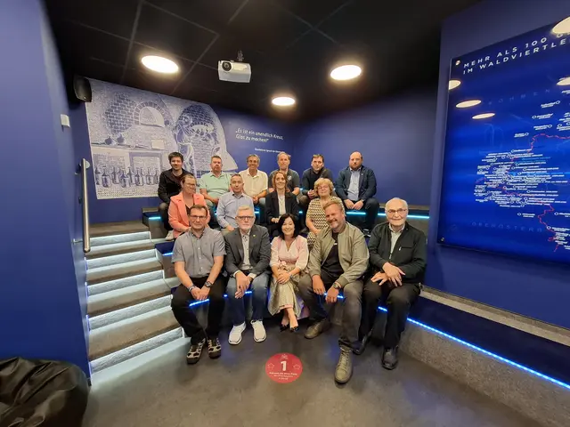 Das Kleinprojekt "Glas: Region - Faszination -grenzenlos" startete mit einem Geschichtscafé im Kristallium in Hirschenwies. | Foto: TV Moorbad Harbach
