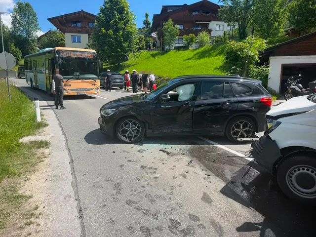 Bei drei Verkehrsunfällen in der Wildschönau (im Bild), in Zirl und in Schönberg im Stubaital wurden am Montag mehrere Personen verletzt. Zwei Motorradfahrer mussten ins Krankenhaus eingeliefert werden. | Foto: zoom.tirol