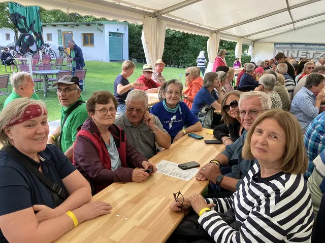Auch eine zehnköpfige Gruppe des Seniorenbundes Neckenmarkt war beim Wandertag in St. Andrä am Zicksee mit dabei. | Foto: Paul Mayerhofer