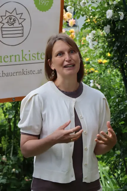 „Afoch guat“ nennt sich das selbstentwickelte Brotgewürz für Paznauner Breatli (Vinschgerl) von Stefanie Jehle (2.v.l.) | Foto: Kendlbacher