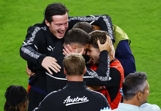 Romano Schmid feiert sein erstes Tor.  | Foto: APA-Images / REUTERS / Luisa Gonzalez