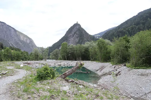 Im Projekt wurden neue Wasserflächen und strukturreiche Uferzonen geschaffen, der Flussraum um 8.200 Quadratmeter erweitert und dafür insgesamt 25.000 Kubikmeter Erdmaterial abgetragen. | Foto: Elisabeth Zangerl