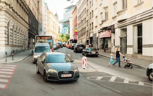 Autos rasen durch die Gumpendorfer Straße, teils deutlich schneller als erlaubt. | Foto:  Karo Pernegger