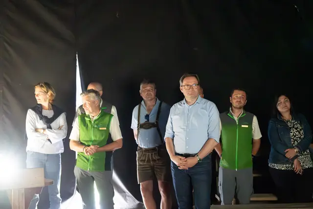 Auch Kleinstlebewesen wurden unter dem Mikroskop betrachtet. | Foto: Andreas Hollinger