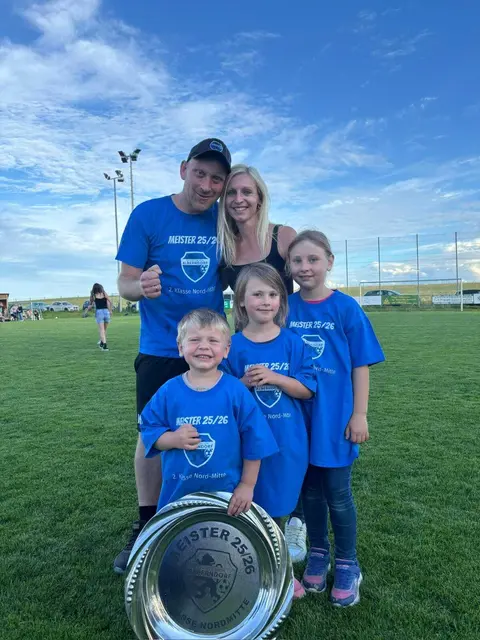 Alberndorfs Trainer Matthias Lang &amp; Family | Foto: Union Alberndorf