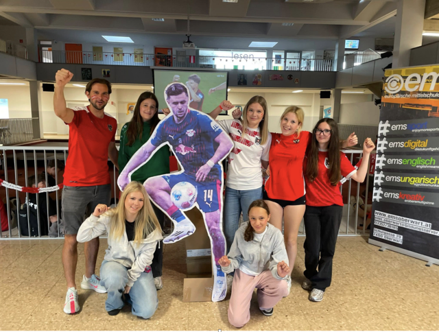 Die Schülerinnen und Schüler der Mittelschule (EMS) Oberwart drückten Alaba, Arnautovic &amp; Co. die Daumen. | Foto: EMS Oberwart