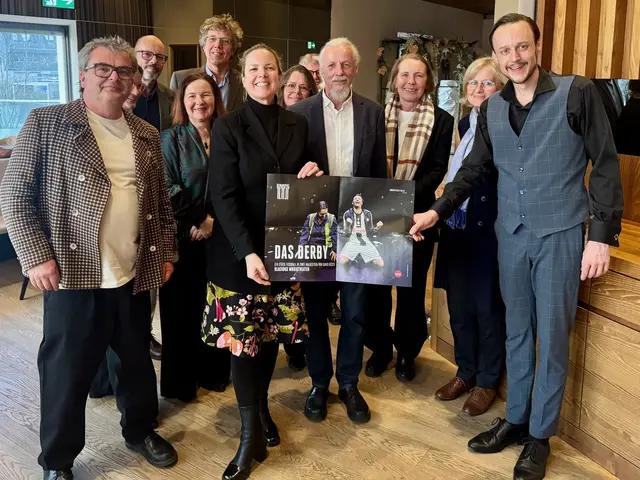 Till von Orlowsky, Leitung KBB Schauspiel, (rechts) beim Treffen mit dem Kulturverein Grein im Musiktheater.
 | Foto: Lothar Pühringer