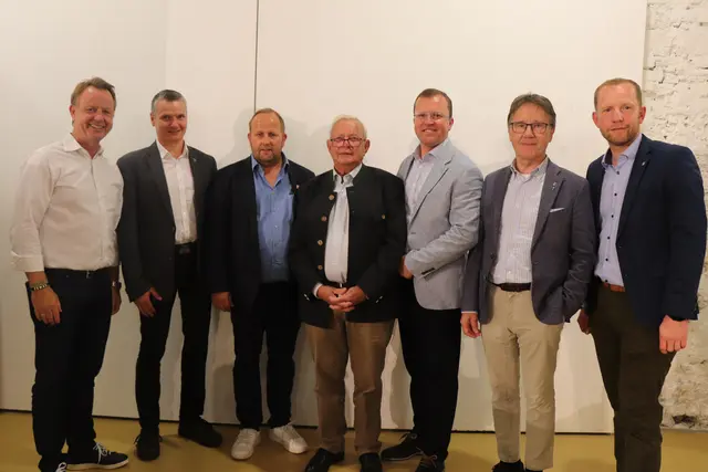 Mario Abl, Hans-Peter Pachler, Andreas Hammerl, Georg Ramsauer, Hans-Peter Pfeffer, Josef Wendtner und Christian Brunner (v.l.).  | Foto: MeinBezirk/Hingsamer