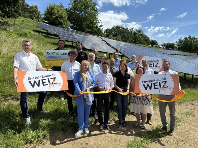 Feierliche Inbetriebnahme der Agri-PV-Anlage Kleeberg mit Agrarlandesrätin Simone Schmiedtbauer. | Foto: MeinBezirk/Engelmann