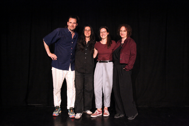 Jurczok 1001, Selma Asotić, Rebekka Zeinzinger und Siljarosa Schletterer standen in Imst für einen Abend, an dem unterschiedliche Stimmen, Sprachen und poetische Formen aufeinandertrafen. v.l.n.r.
