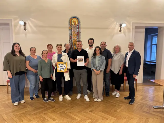 Die Mitglieder der Gesunden Gemeinde mit Arbeitskreisleiter VzBGM Alexander Eckhardt und seiner Stellvertreterin im AK Lena Appel bei der Bilanz des ersten Halbjahres und der Planung kommender Projekte.  | Foto: Stadtgemeinde Hollabrunn