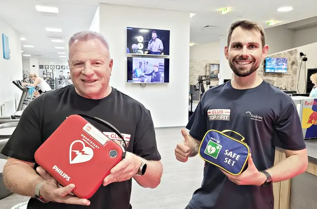 Geschäftsführer Alfred Riegler mit Trainer Marc | Foto: mamaraZZa photo