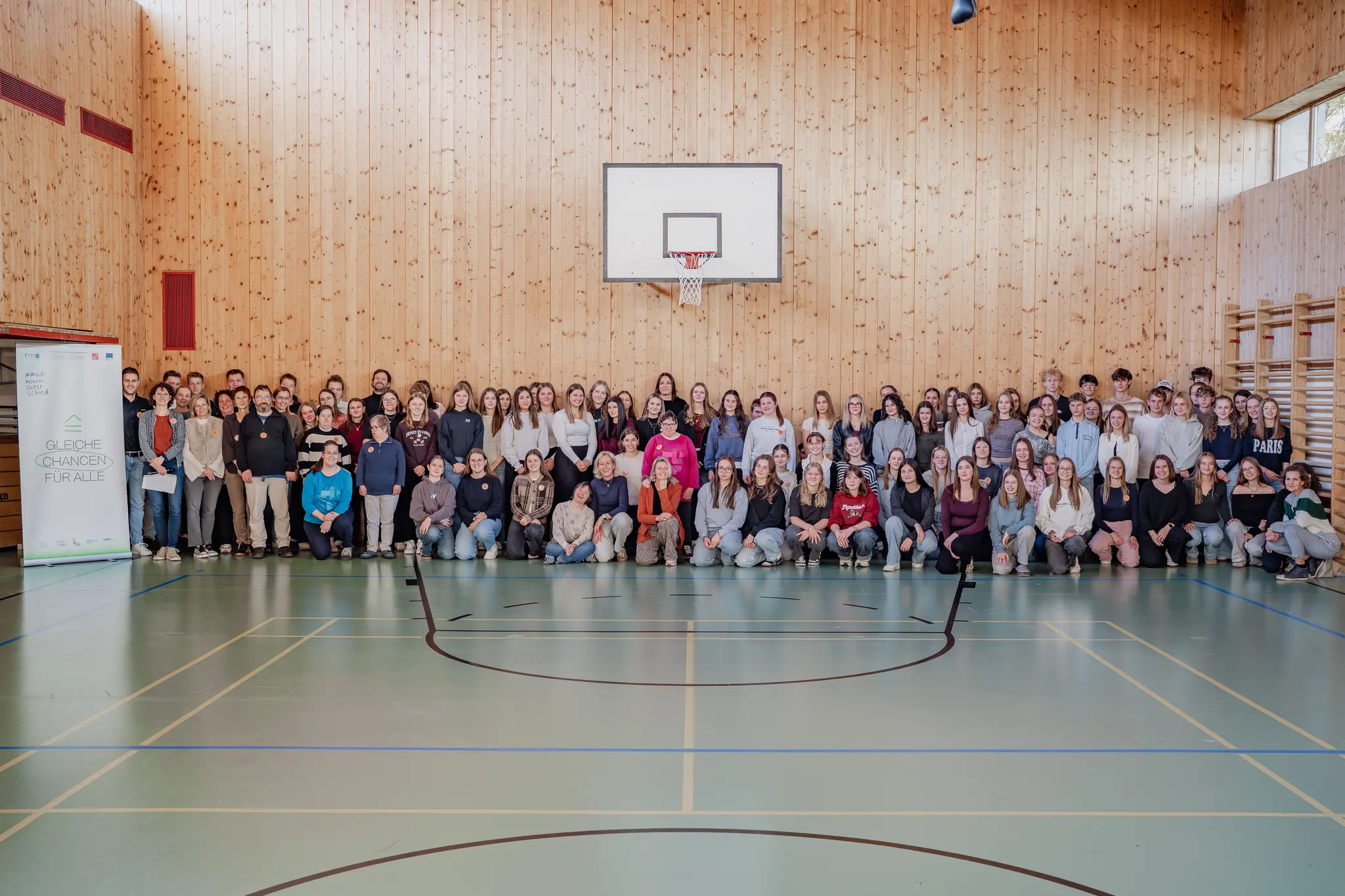 Theater project: 120 young people inspire courage with 